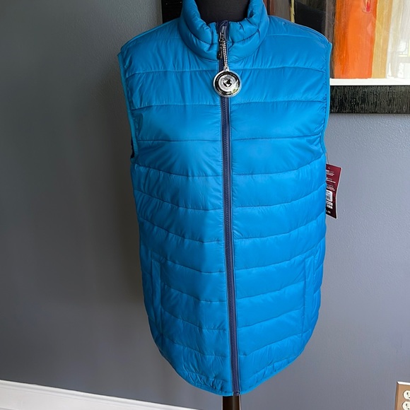 Swiss Tech Other - Swisstech turquoise water repellent full zip puffer vest. NWT. Small (34-36).